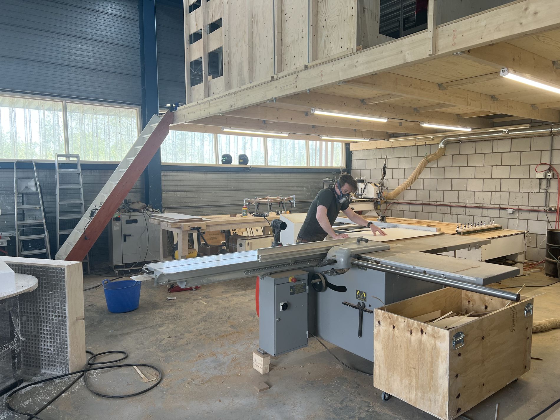 Paneelzaag in de werkplaats